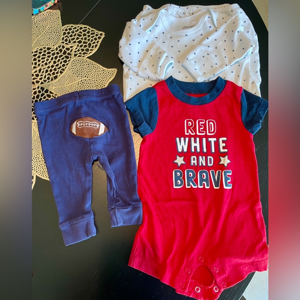 Baby Boys Bundle of 3 pieces Size:0-3 months Kimona Onesie and pants. Like New